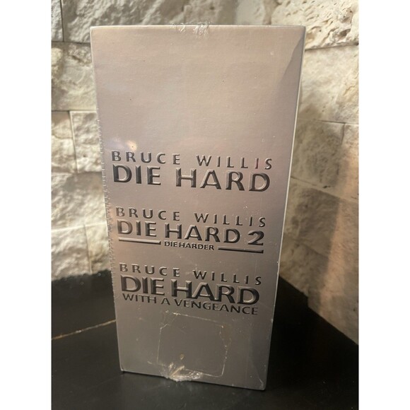 Die Hard Trilogy Collection (VHS, 1996, 3-Tape Set) Bruce Willis New Sealed Mark - Picture 2 of 5